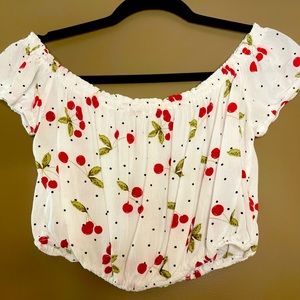 White cherry crop top size L